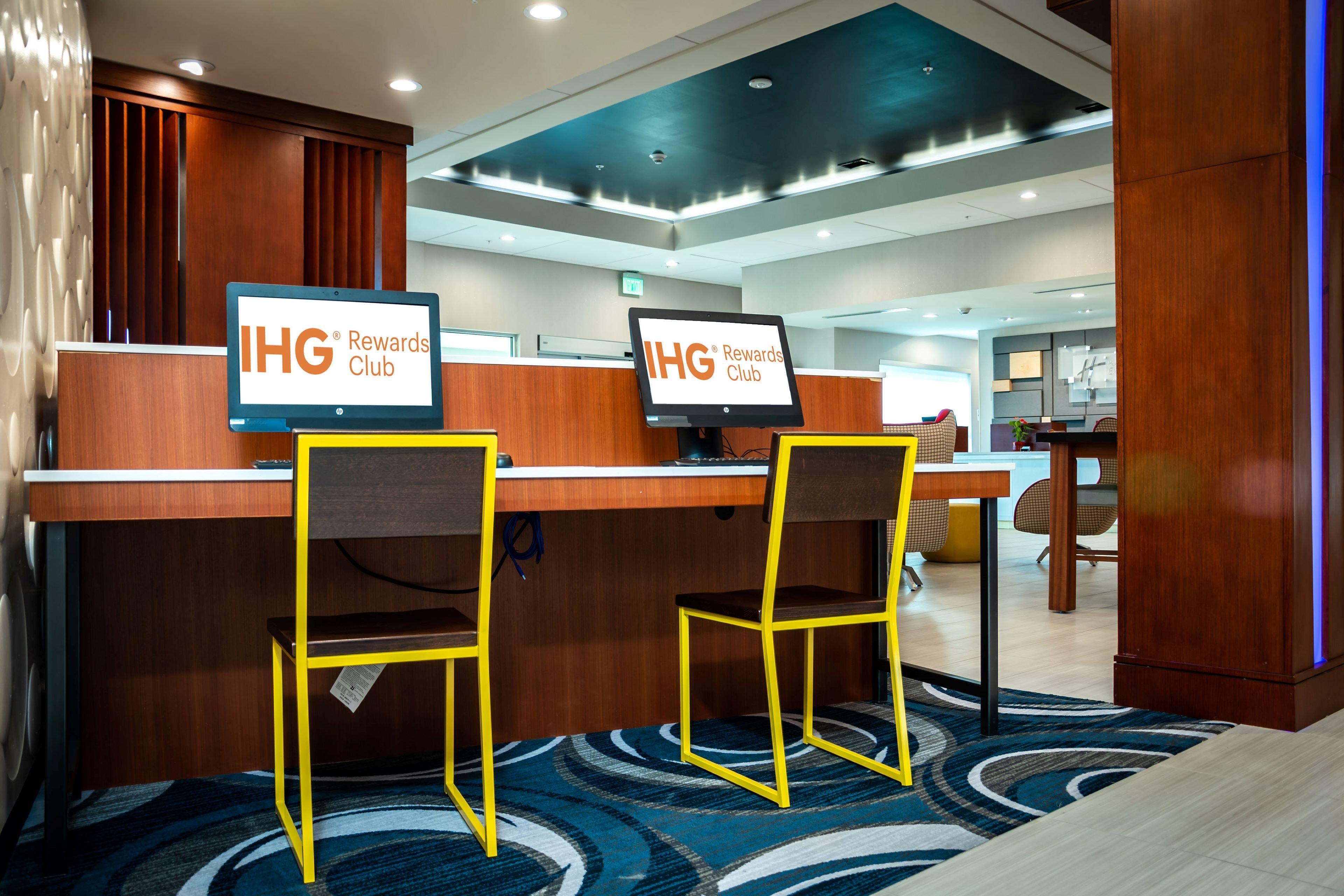 Holiday Inn Express & Suites Orlando- Lake Buena Vista By Ihg Eksteriør billede